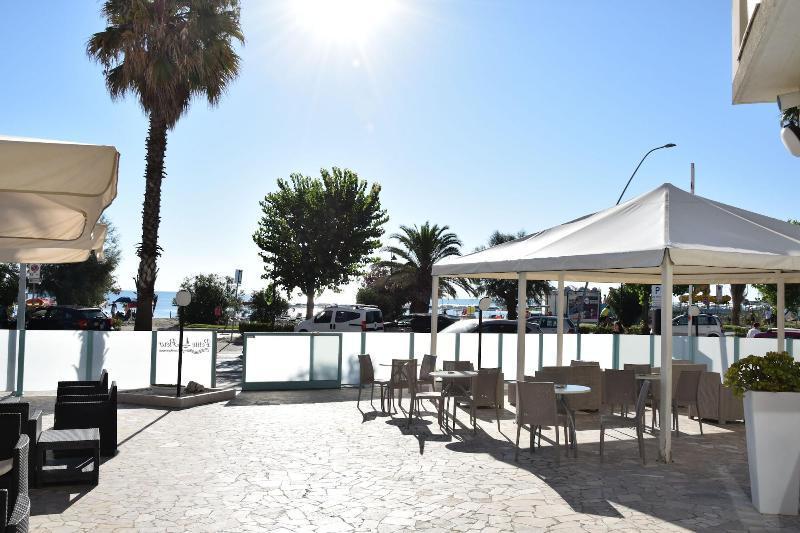 Hotel Petite Fleur Alba Adriatica Eksteriør billede