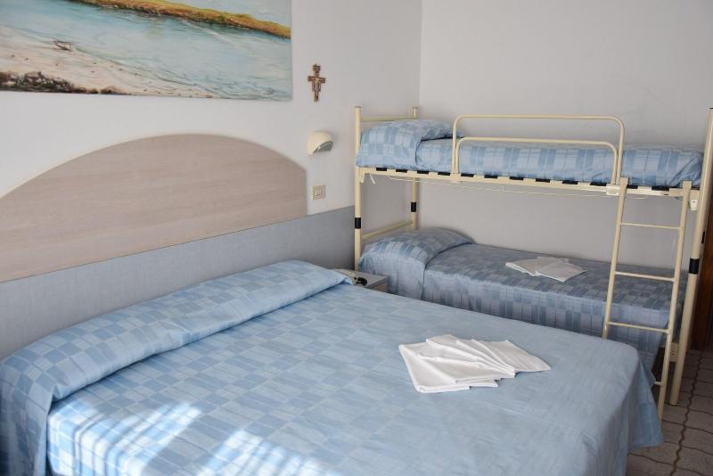 Hotel Petite Fleur Alba Adriatica Eksteriør billede