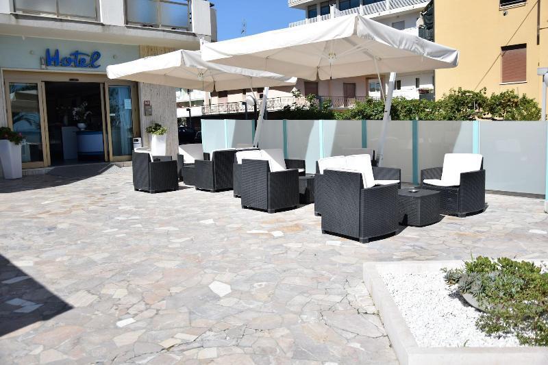 Hotel Petite Fleur Alba Adriatica Eksteriør billede