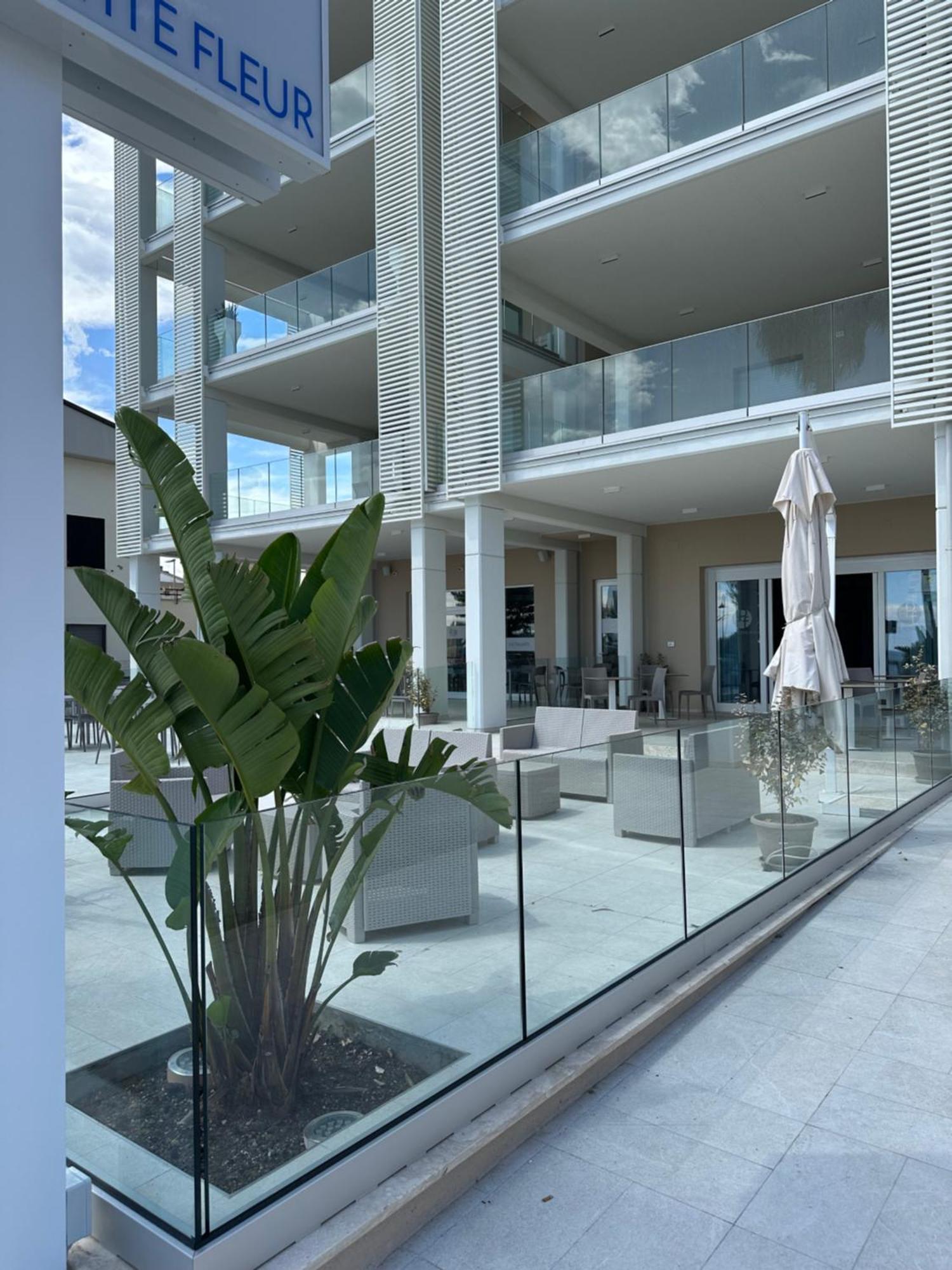 Hotel Petite Fleur Alba Adriatica Eksteriør billede