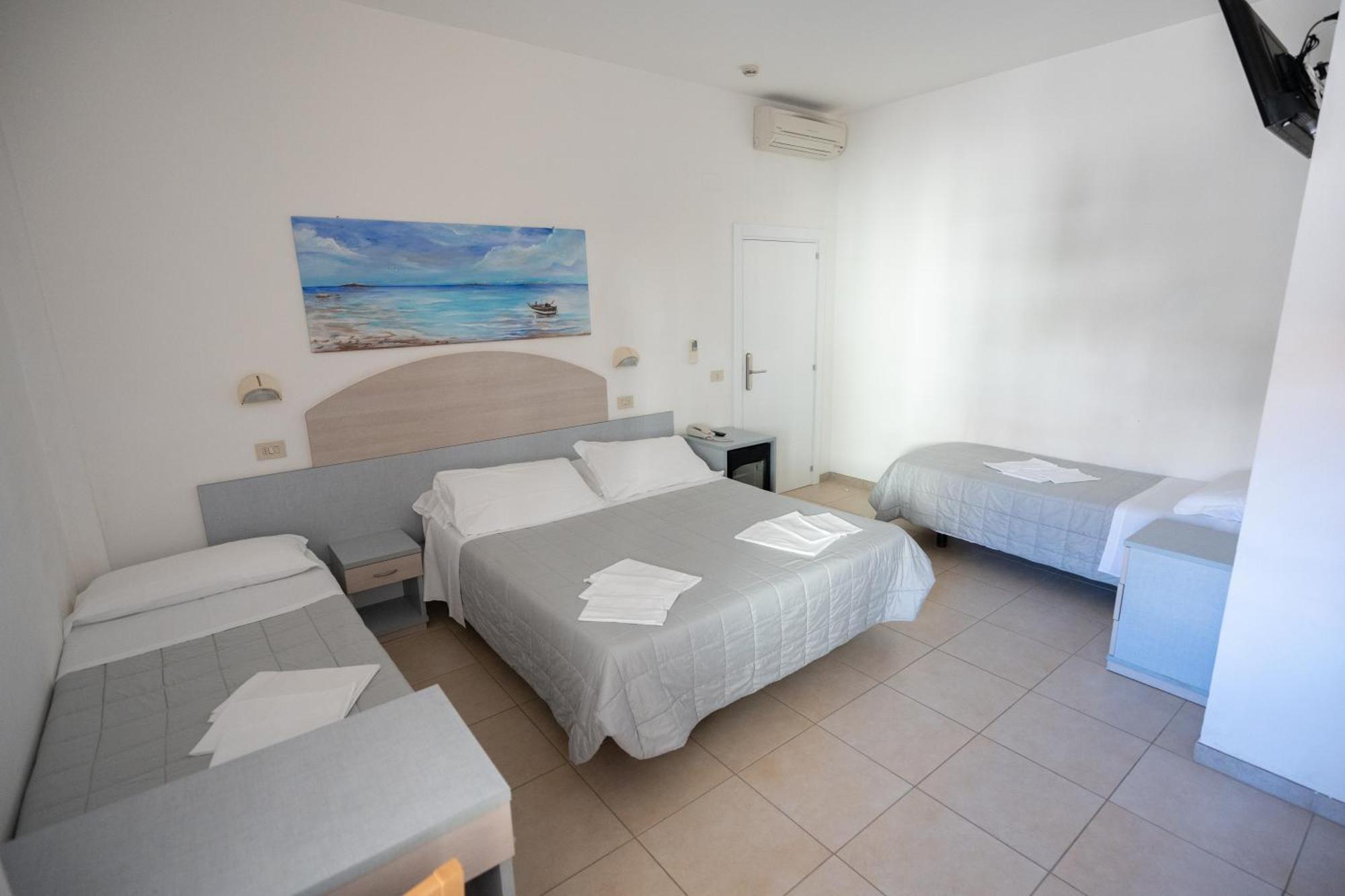 Hotel Petite Fleur Alba Adriatica Eksteriør billede