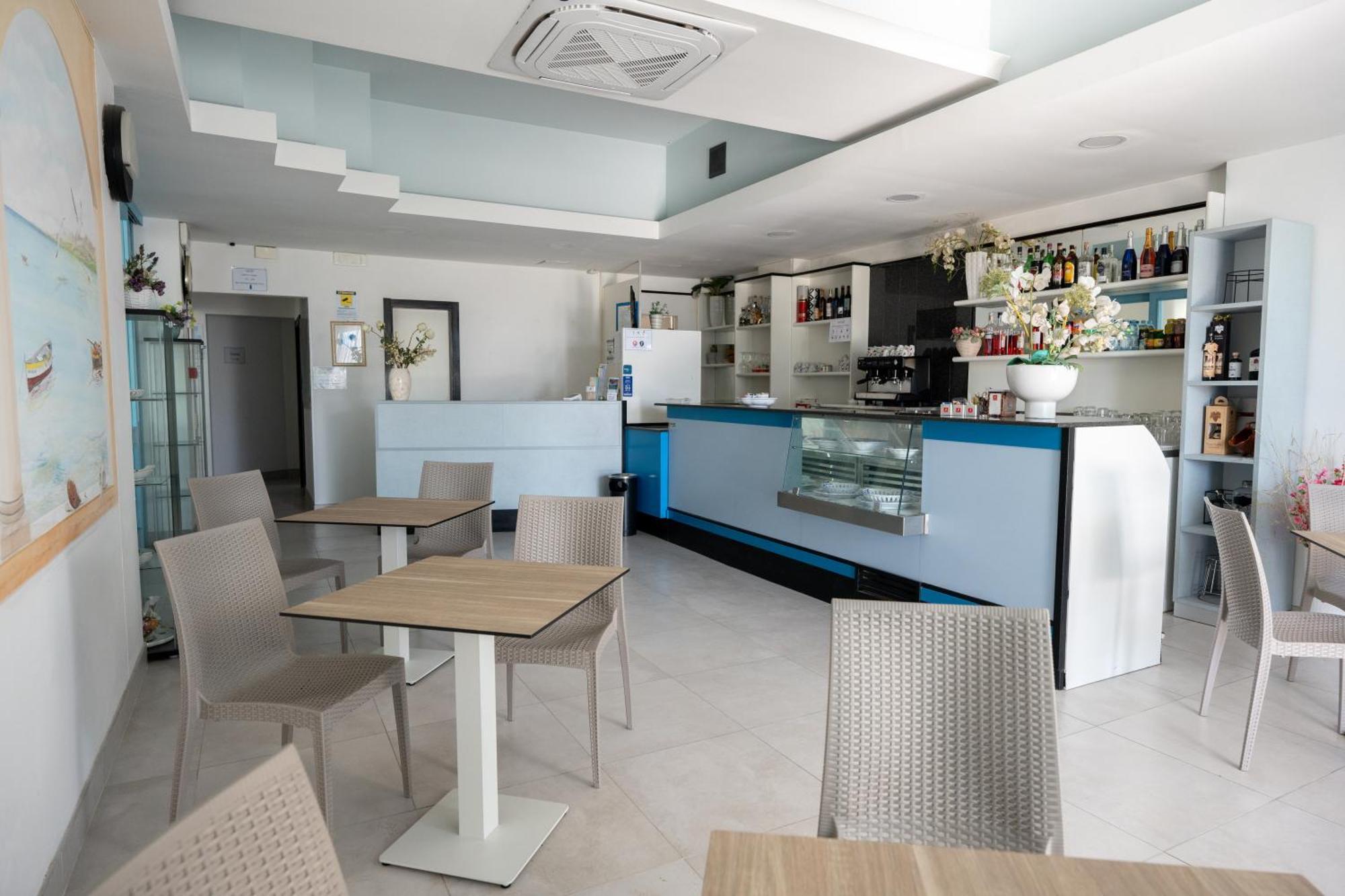 Hotel Petite Fleur Alba Adriatica Eksteriør billede