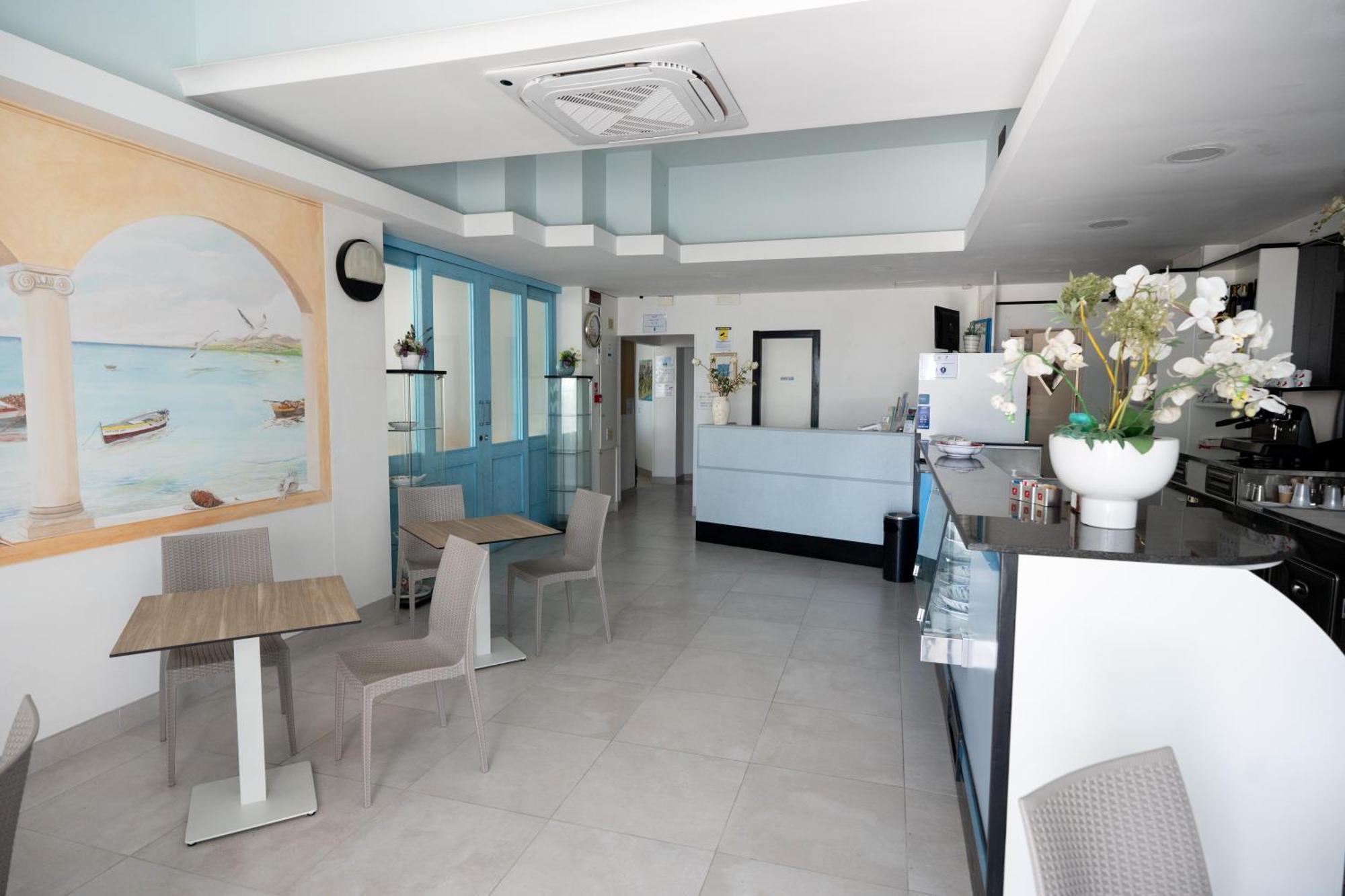 Hotel Petite Fleur Alba Adriatica Eksteriør billede